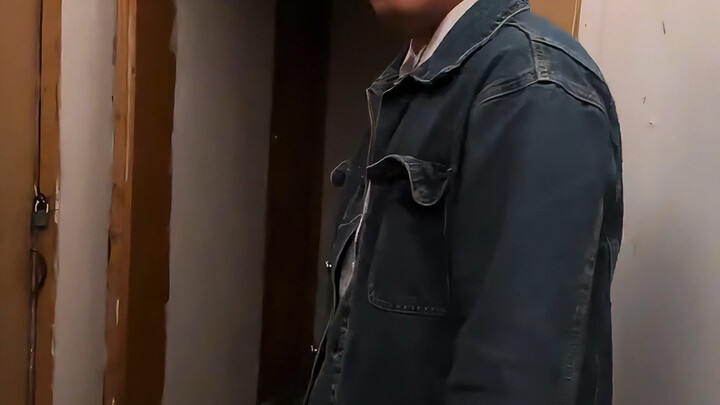 Kurir makanan sampai menangis bahagia begitu melihatnya!