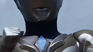 #亚刻奥特曼 换个颜色是不是顺眼多了？