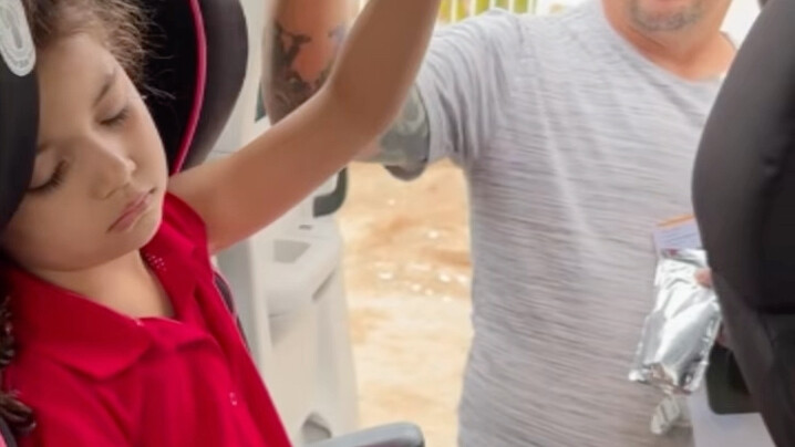 Làm thế nào để biết trẻ con có đang giả vờ ngủ không