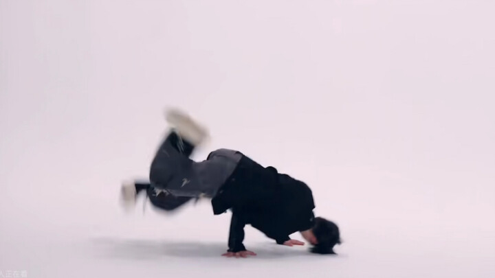 فرقة فتيان من الجيل السادس تقدّم 3 دقائق من الفري ستايل تجمع 5 أنواع رقص!