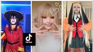 Dance + Cosplay = TikTok