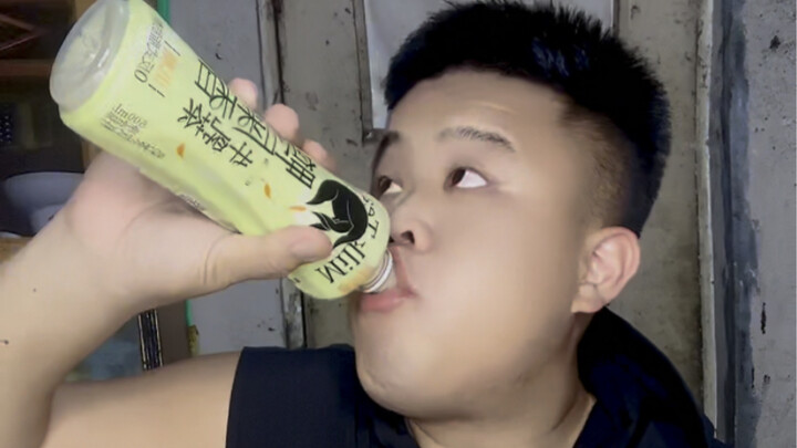 Aku nggak mau makan kue bulan wuren lagi.