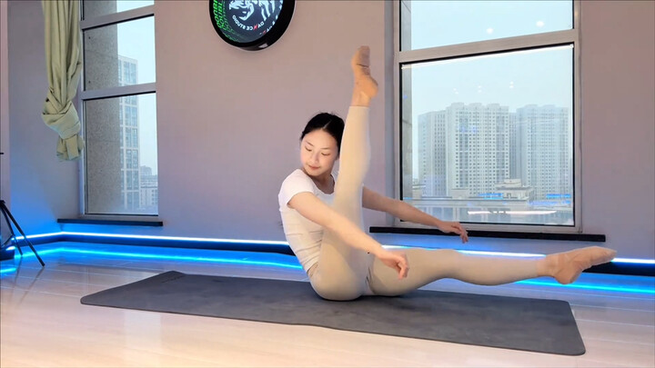 من الواضح أنه راقص محترف!