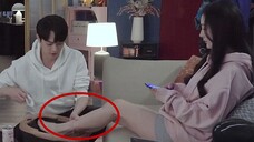 许凯花絮亲自给杨幂洗脚,有谁注意他的表情?杨幂:耳朵都红了