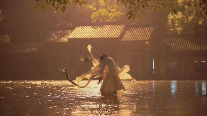 “雨中起舞弄清影”