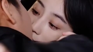 CEO terlihat dingin, tapi saat malam dia memanggilku sayang dengan lembut