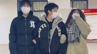 三人的友谊坚不可摧