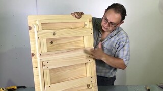 The master carpenter teaches you how to make a folding table with old craft and new method, which is