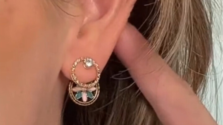 Hướng dẫn biến tấu khuyên tai hình lưỡi câu thành kiểu đính hậu với đinh tán