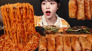 【Subtitel Bahasa Mandarin Boki】Usus besar panggang renyah yang dicelup dalam saus, renyah di luar da