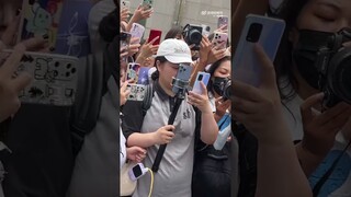 Zhao Lusi FanCam 02.06.23 | Lusi comes out to greet fans at Hi6 Recording in her 2nd look