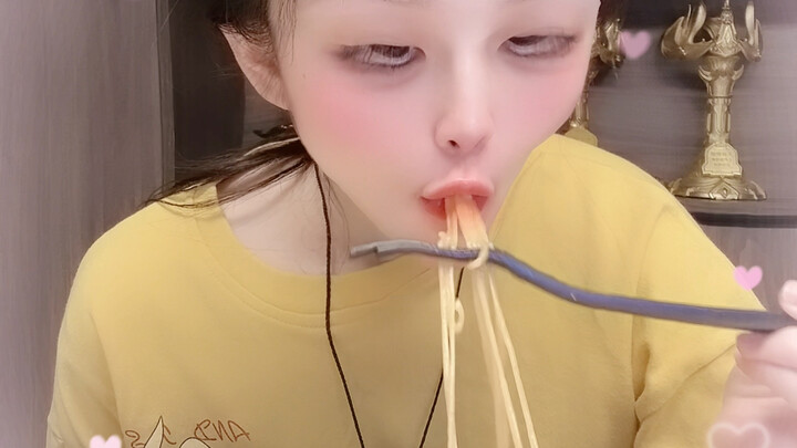 [Little Stone, Milky & Fierce] Day 9 of Tooth Trauma: Eating Soft Instant Noodles