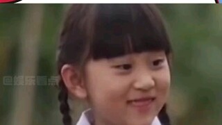 你俩这是在看什么，让俺也看看..."搞笑 "课堂随拍 "学生