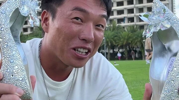 Kisah di balik sepatu kristal 3W...