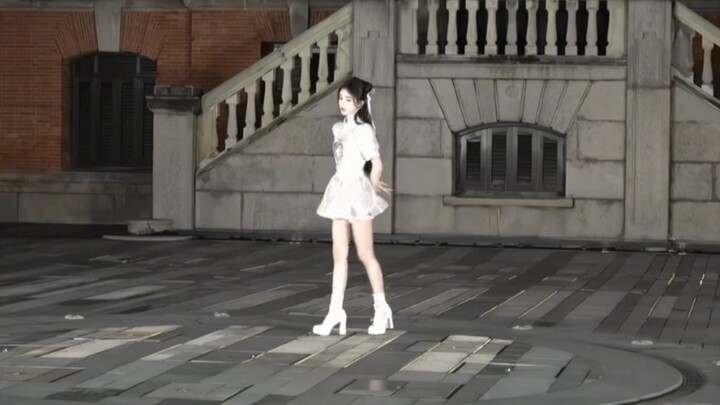 第一眼建模？第二眼鞠婧祎！？？太美了！像逆水寒的建模一样！！