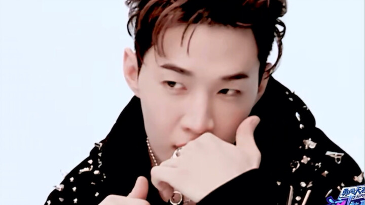 Street dance captain makes a cool and handsome entrance! (Henry Lau)