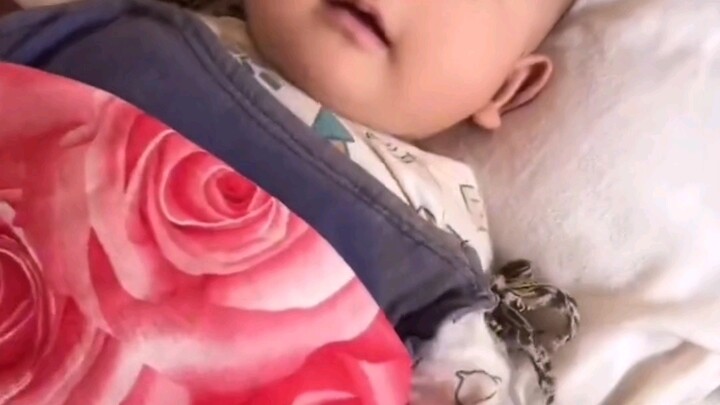 【ชิเหรินทีวี】ฉันไม่ให้ลูกใช้ผ้าอ้อมสำเร็จรูป ฉันใช้ดินเลี้ยงลูกตามวิธีโบราณแทน