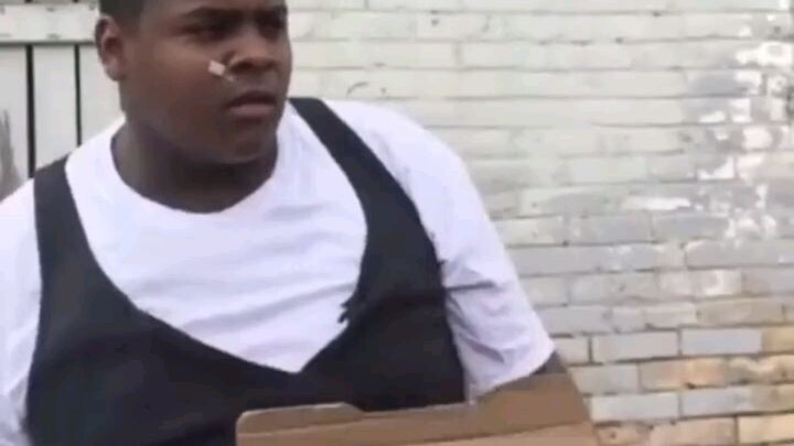 vui vẻ giật giật