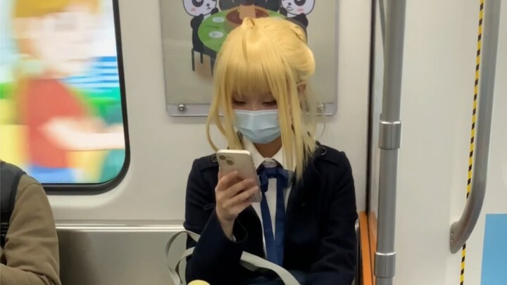 I met a cute aho-go on the subway