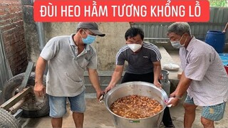 Thử tay nghề nấu nướng của các chú từ thiện cùng bà con thưởng thức món đùi heo hầm tương hột