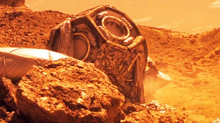 Untuk sepenuhnya memberantas kejahatan, Bumi membuang semua penjahat ke Mars, namun siapa sangka mer