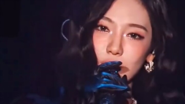 Đoạn này của Ning Yizhuo trong ca khúc mới của Park Jae-hwan đúng là như một nàng tiên cá đang hát! 