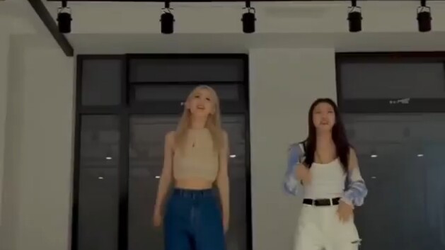 【Chungha】210812 SOMI X Chungha DUMB DUMB Challenge