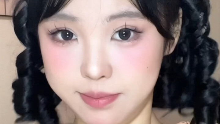 อย่าเพิ่งดูว่าพี่สาวมีผมหยิกเยอะขนาดนี้ ทรงผมนี้ทำง่ายมากเลยนะ! #คลิปสอนทำผม