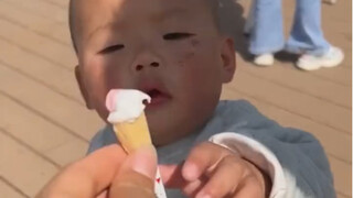 กินเถอะ ยังเด็กอยู่เลย