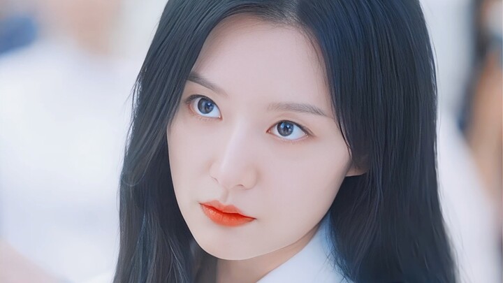 ราชินีนี่เท่จริงๆ เธอเป็นลูกสะใภ้ที่หาเสียงให้พ่อสามีและเป็นเจ้านายผู้หญิงที่ชอบสั่งการและคอยปกป้องล