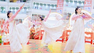 穿 得 越 粉，打 人 越 狠