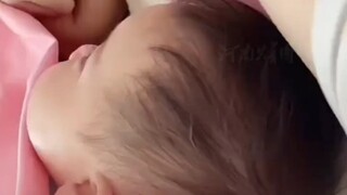 Xiaobao was woken up by the noise and her mother and aunt pointed at each other. Netizens said: She!