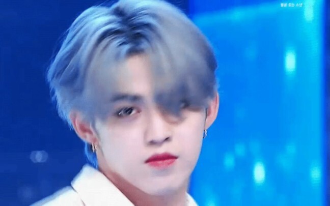 “The second team’s stunning beauty led me in; from then on, my true love is none other.”