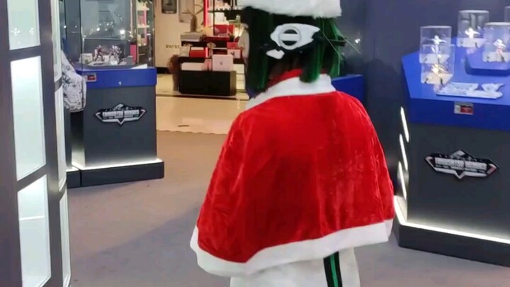 Wear Izzy cosplay and visit the Hero Soul Exhibition on Christmas!