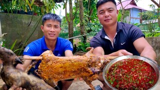 Pịa Thỏ Rút Mật , T. iết Canh Thỏ và món Thịt Thỏ Nướng Tái. Ẩm Thực Độc Lạ Của Anh Em| Trai Rừng TV