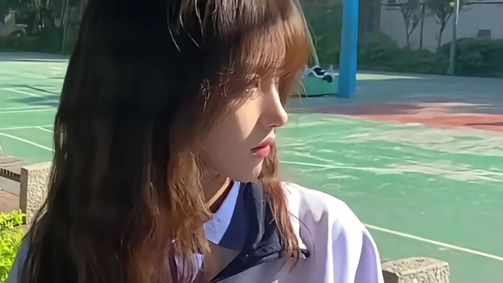 “Orang yang mengurung masa mudaku sama sekali tidak pernah melirikku.”