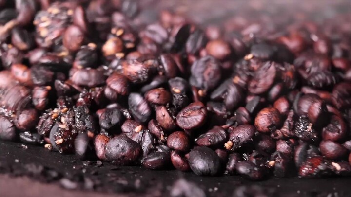 [Factory-Made Traditional Nanyang Coffee — I Thought It Was Just Sugar-Sautéed Beans at First!]