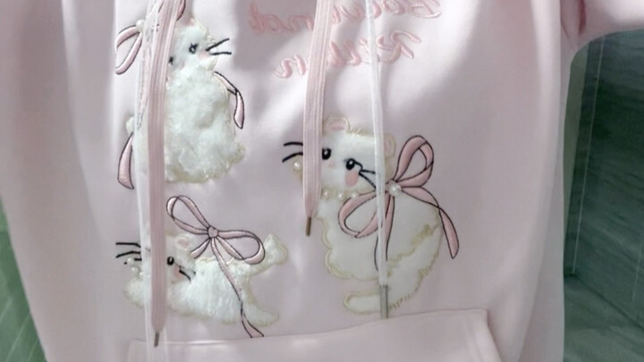 Report: Off to take a bath~ Aren’t these new clothes super cute (✪▽✪)?