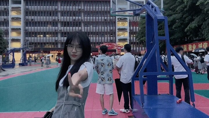 "ฉันเรียกสิ่งเหล่านั้นที่หายไปว่าเป็นเด็ก" ความเหมาะสมของ Ditto สำหรับโรงเรียนมัธยม