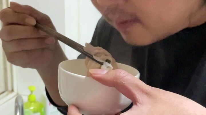 นี่เป็นวิดีโอที่อบอุ่น