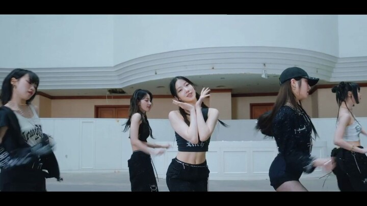 เคราสีน้ำเงิน แต่ทุกครั้งที่เขาร้อง "บอมม์" เขาจะเพิ่มความเร็วขึ้น 0.1 เท่า