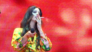 [Fancam] Lana Del Rey - Young And Beautiful di Istanbul, 2013