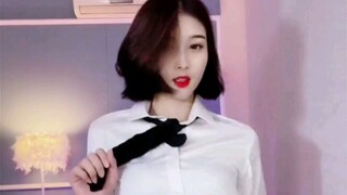 扭胯舞