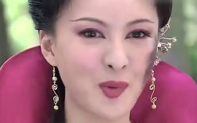Hóa ra con hồ yêu chuyên đi lôi kéo lòng người bấy lâu nay lại chính là đại tỷ Bảo Liên!