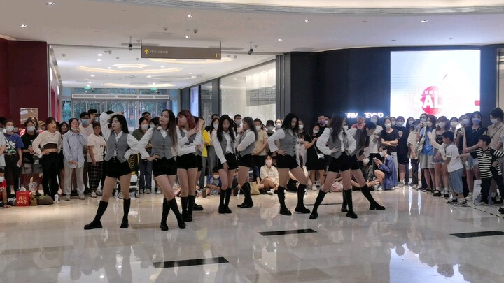The Empress is back!!!! Hangzhou Sing and Dance Roadshow Girls’ Generation-The Boys When the melody 