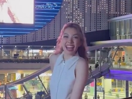 orm看见应援大屏好高兴，宝宝以后会有更多的
