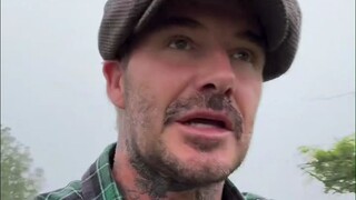 Beckham's "retirement life": growing vegetables, tending flowers, feeding chickens...