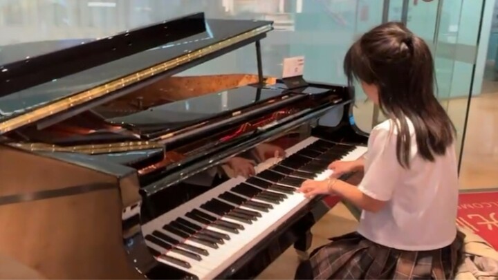 [Piano] Memainkan "Adilina by the Water", yang menghantam pusat perbelanjaan seharga 330.000 yuan