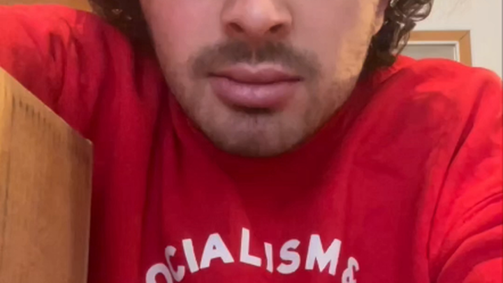 Reporting to my B friends [Great] It has a beginning and an end. In the documentary, the American gu