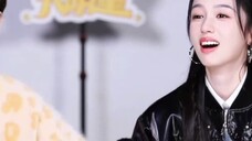 林一听到周也大学声乐课没挂过科震惊了 林一:(发出一些质疑)看来声乐课合格也不能代表什么 。 周也:?